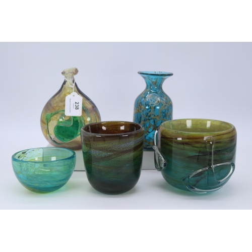 238 - 6 items of decorative Medina glassware