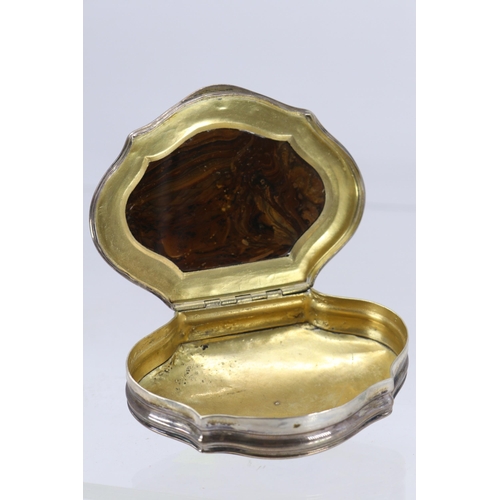 30 - Unmarked continental snuff box with inset agate style stone