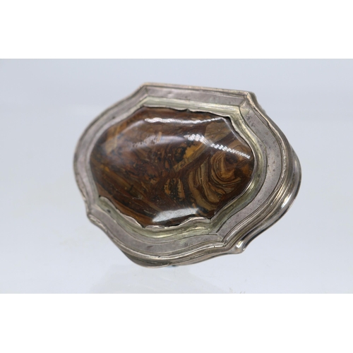 30 - Unmarked continental snuff box with inset agate style stone