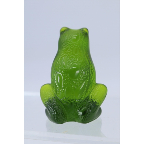 59 - Lalique green frog/toad, approx. 5.5cm high