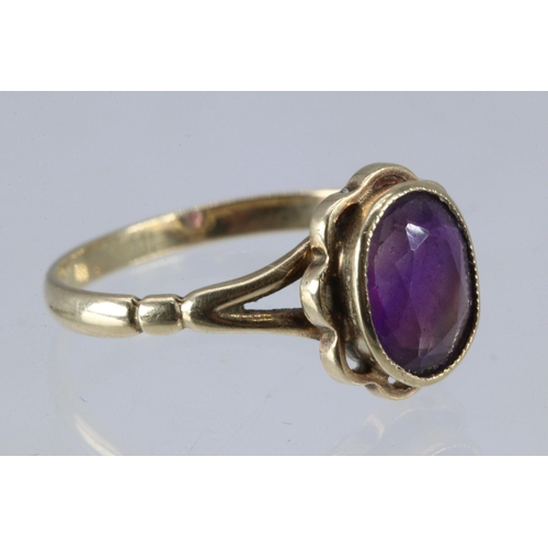 234 - 9ct gold and amythst ring ring (approx 2.2g)