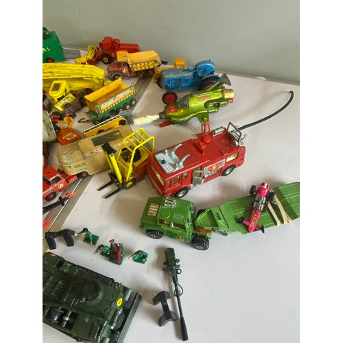 330 - Approximately 50 vintage and later diecast and plastic models including Dinky, Corgi, Matchbox etc t... 