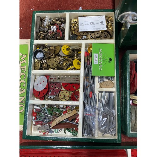 333 - A large quantity of vintage meccano in custom made trolley box has manuals, trays etc