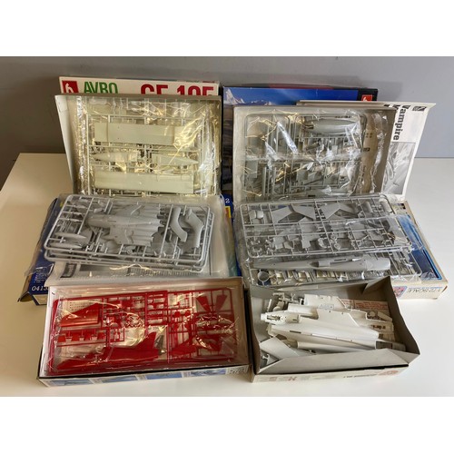 593 - A selection of assorted boxed model kits to include Hobby Craft 1/48 scale Vampire Mk1, all the rest... 