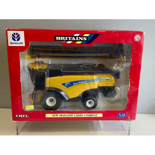 627 - Britains New Holland CX880 Combine 1:32 scale with original box