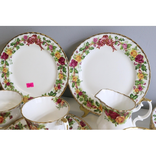 688 - A selection of Royal Albert Old Country Roses including some Holiday Wreath sandwich plates