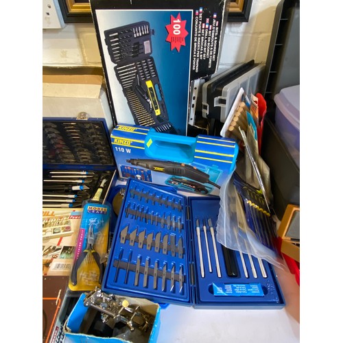 638 - A selection of model making and other tools to include Hobby Drill, bits and bohrer set, modellers a... 