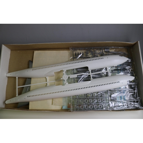 476 - Heller Humbrol Air Force One boxed model kit (model kit not checked for completeness)