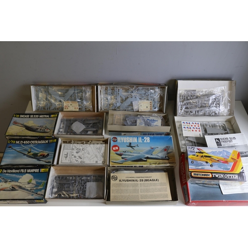 567 - A selection of boxed model kits to include Fujimi 1/48 scale Westland Wasph.A.S Mk1, Airfix 1/144 BA... 