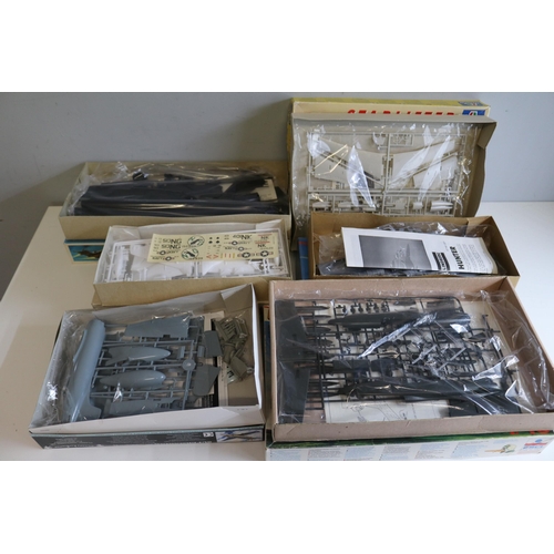 582 - A selection of model kits to include Italieri 1/200 scale Starlifter C-141B, Classic Airframes 1/48 ... 