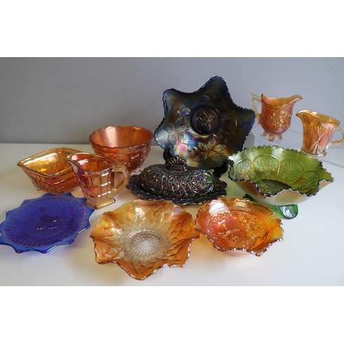 623 - Good selection of vintage and later carnival glass together with a reference book