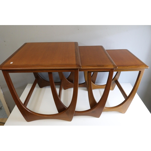 426 - G-plan nest of 3 tables