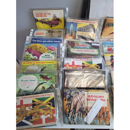 268a - Quantity of Brooke Bond tea cards, cigarette cards etc