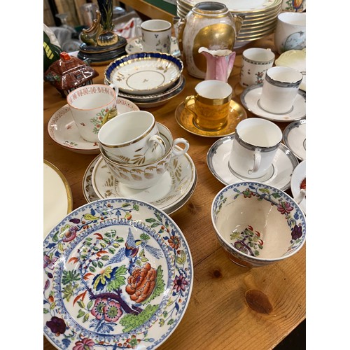 160 - A collection of assorted ceramics including; Two Limoges fairy plates, Wade pig, Wedgwood etc.. (cra... 