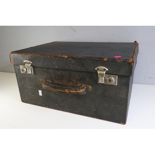 544 - Portable leather case with rexine drawers