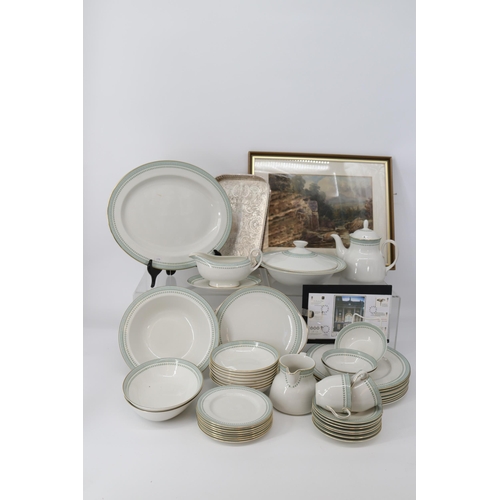 39 - Selection of Royal Doulton Berkshire pattern mainly dinnerware to include gravy boats, serving bowls... 