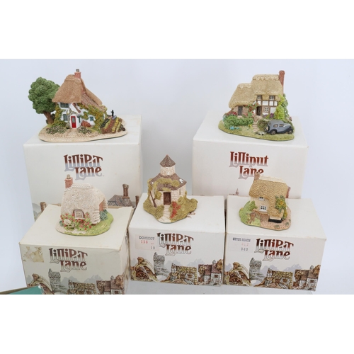 197 - Quantity of boxed Lilliput Lane to include Petticoat Cottage, Pussy Willow, Otter Reach, The Dovecot... 