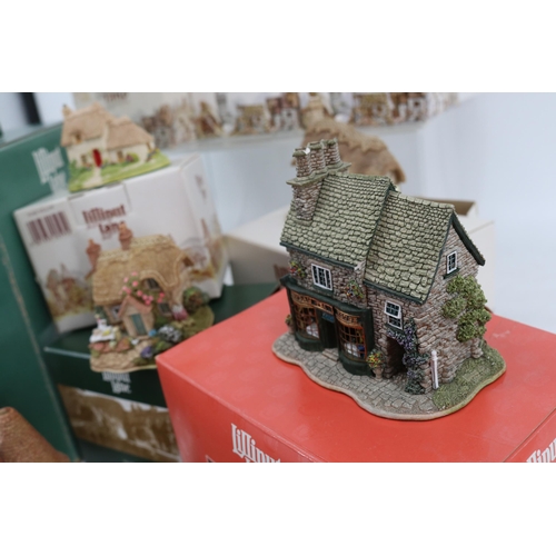 197 - Quantity of boxed Lilliput Lane to include Petticoat Cottage, Pussy Willow, Otter Reach, The Dovecot... 