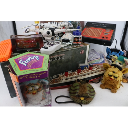 260 - Various toys and games including; Furbys, Micron Bingo caller, remote toys etc.. UNTESTED - TRADE - ... 