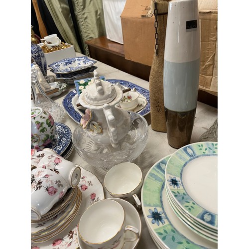 93a - Selection of assorted ceramics, glass, and metal ware to include blue and white lidded pot, Duchess ... 