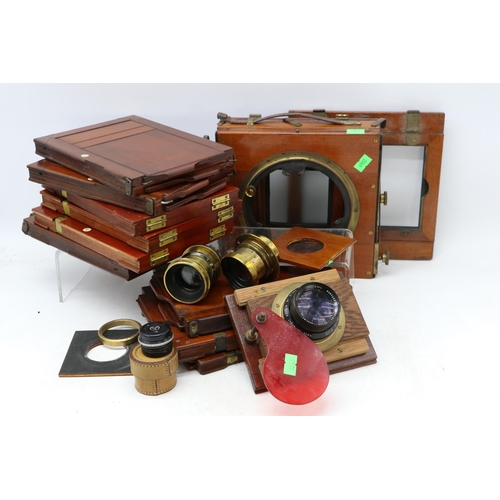 669 - A Thornton Pickard Royal bellows camera together with two other vintage bellows cameras' assortment ... 