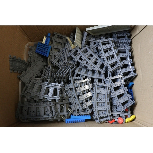 379 - Box of assorted Lego