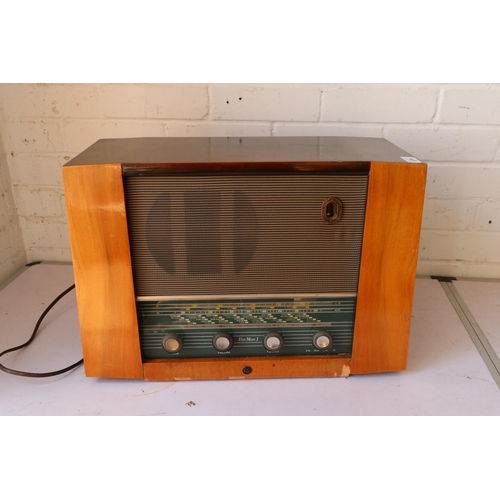 678 - Vintage Pye Fenman 1 radio (trade, spares and repairs)