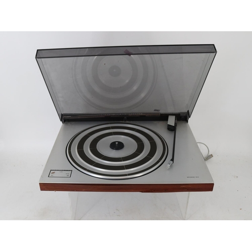 93 - A Bang & Olufsen Beomaster 2000 with a Beogram 1902 turntable and a pair of Beovox S45 speakers. UNT... 