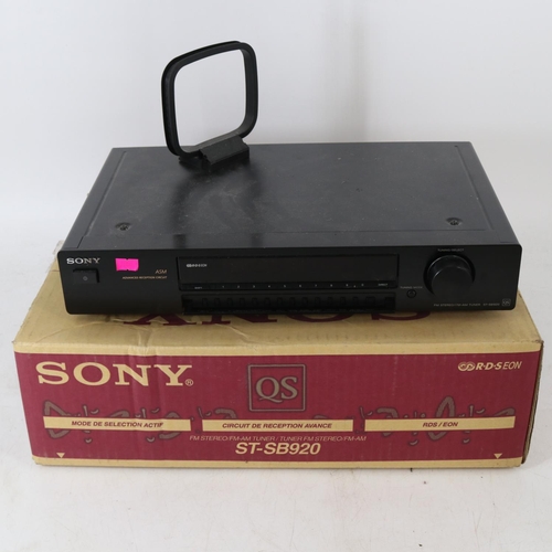 112 - A Sony integrated amplifier TA-FB940R and a Sony tuner ST-SB920, both with original boxes. UNTESTED ... 
