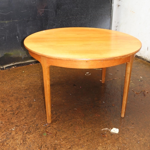 306 - Mid century extending dining table possibly by Niels Otto Møller? measuring approx. 4ft x 5.5ft exte... 