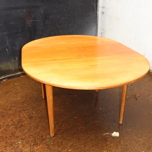 306 - Mid century extending dining table possibly by Niels Otto Møller? measuring approx. 4ft x 5.5ft exte... 