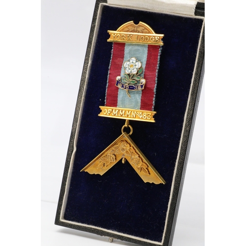 29 - 9ct Gold masonic square jewel on ribbon with enamel date floral pin and two 9ct gold bars . gross we... 