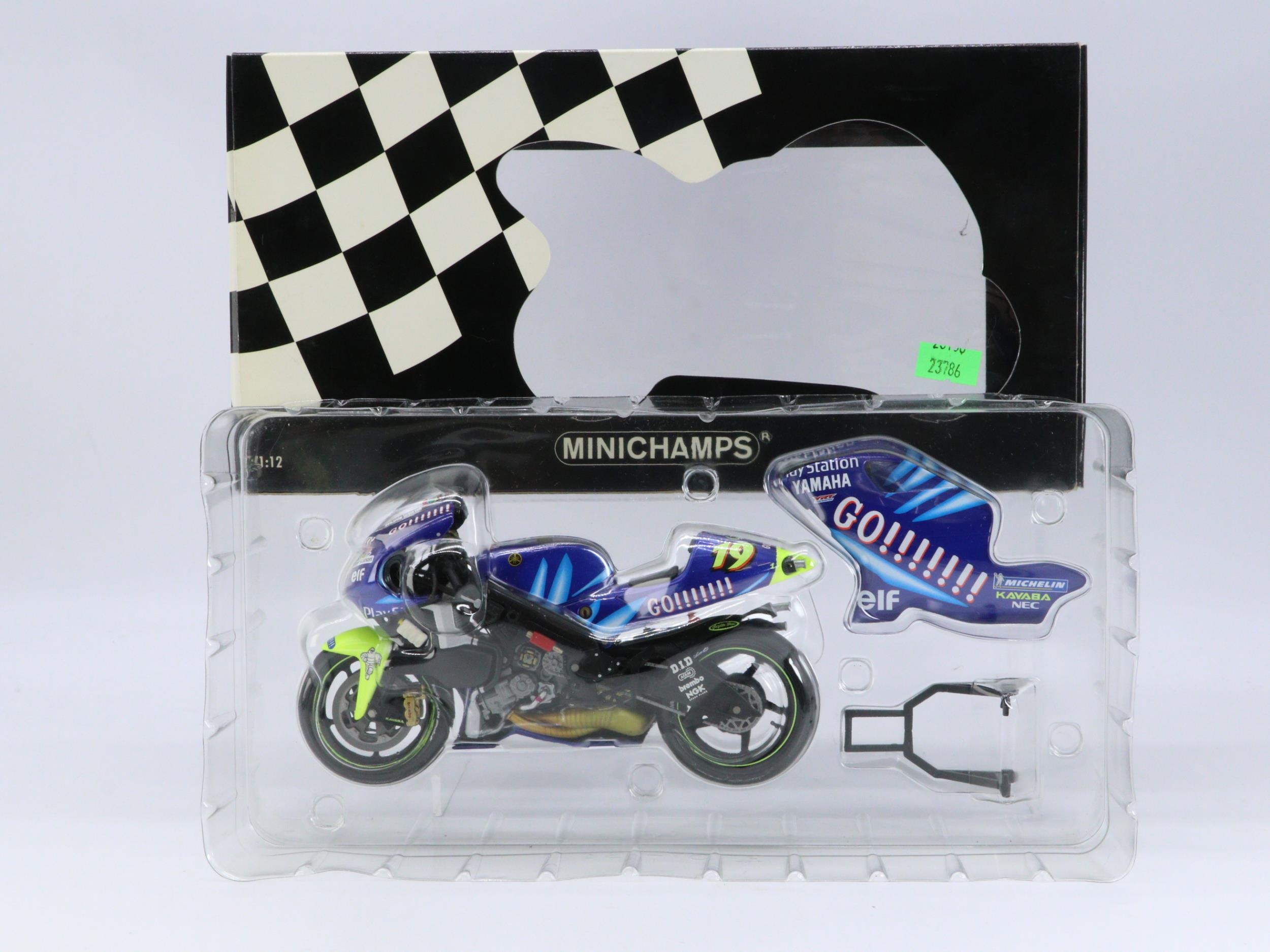 Minichamps 1:12 scale Yamaha YZR 500 Team Gauloises Yamaha Tech 3 Shinya  Nakano 500ccc GP 2001 in or