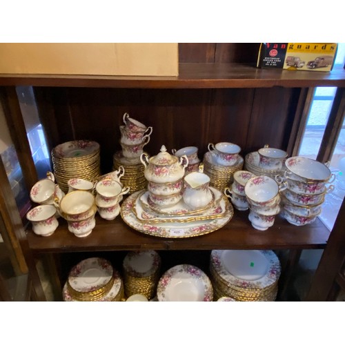 425 - Large quantity of Royal Albert autumn roses dinner and tableware