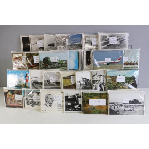 64 - Approximately 1200 reprint and new modern postcards