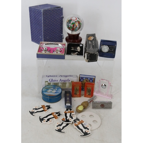 117 - Selection of mainly boxed gift items including Chinese hand painted globe, Portmeirion, Guinness, bo... 