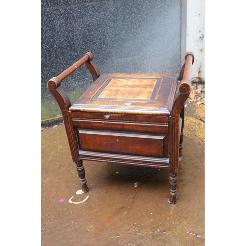 343 - An antique desk together with an antique commode (with no liner)