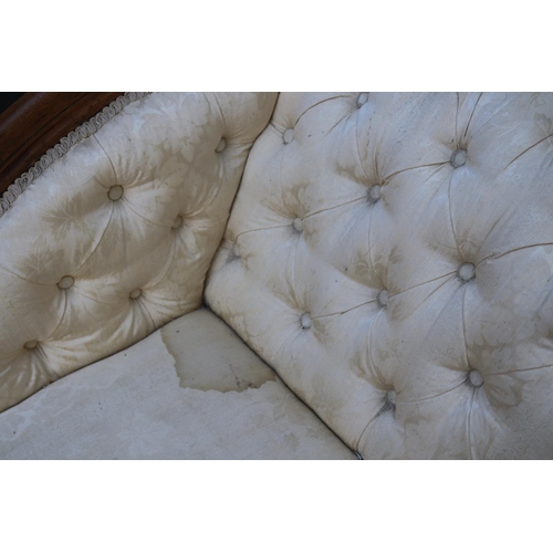 350 - Chaise longue approx 6ft (upholstery does not comply current fire regulations, it is down to the pur... 