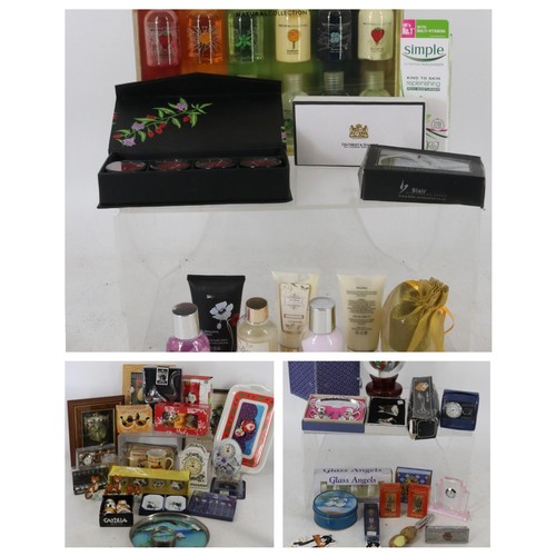 117 - Selection of mainly boxed gift items including Chinese hand painted globe, Portmeirion, Guinness, bo... 