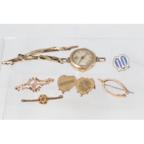 44 - 9ct gold Mizpah brooch (no fastener) three other 9ct gold small brooches (all damaged) (total approx... 