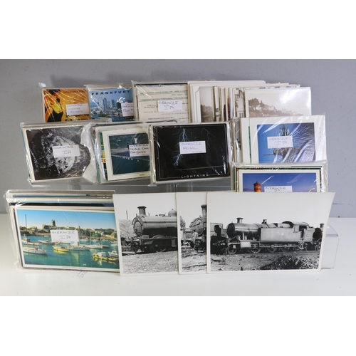 55 - Approximately 400 General Modern interest postcards, all oversized