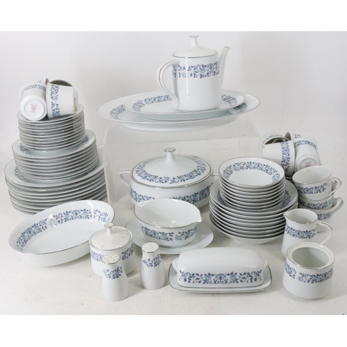 236 - Large quantity of Noritake Royal blue (note-some items are chipped)