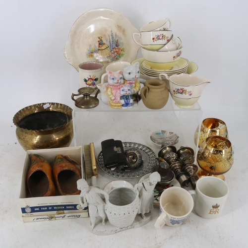 93 - Quantity of Drakes Voyages etchings together with a selection of assorted table linen, RHS medal and... 
