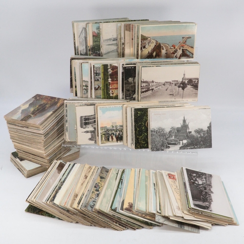 509 - A large quantity of assorted postcards to include topographical and foreign, England, Scotland all s... 