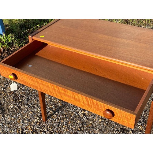 359 - Younger, teak hall table / consul table fitted single drawer measures approx 76cm w x 42cm d x 71.5c... 