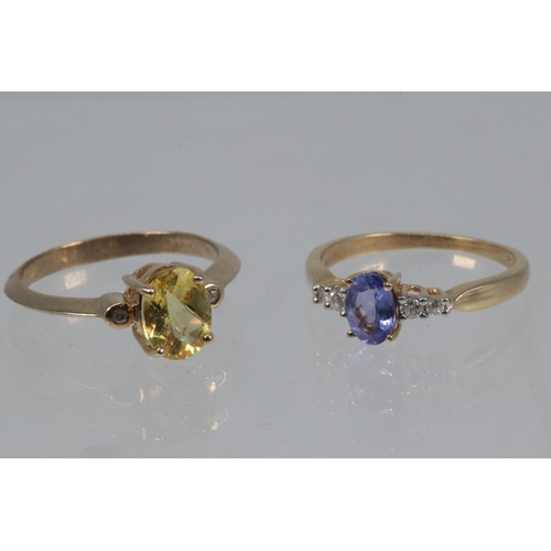 26 - Two 9ct gold rings (approx weight 4.6g, Approx. ring size M/N)