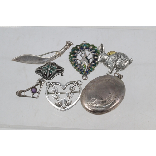 44 - A sterling silver Ghurkha knife pin badge, silver locket, pendant and brooches etc (approx. weight 1... 