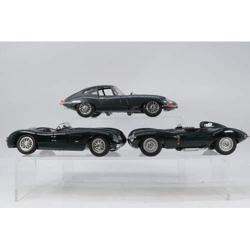 195 - Autoart 1:18 scale Jaguar C Type together with a Autoart Jaguar D Type and a Burago Jaguar E