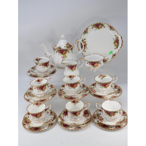 439 - Royal Albert Old Country Roses tea set for six including tea pot, six cups, saucers, side plates, ju... 