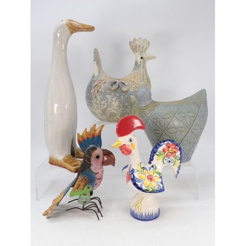 473 - A selection of kitchen ornaments to include Rooster ceramic watering pot, ducks etc